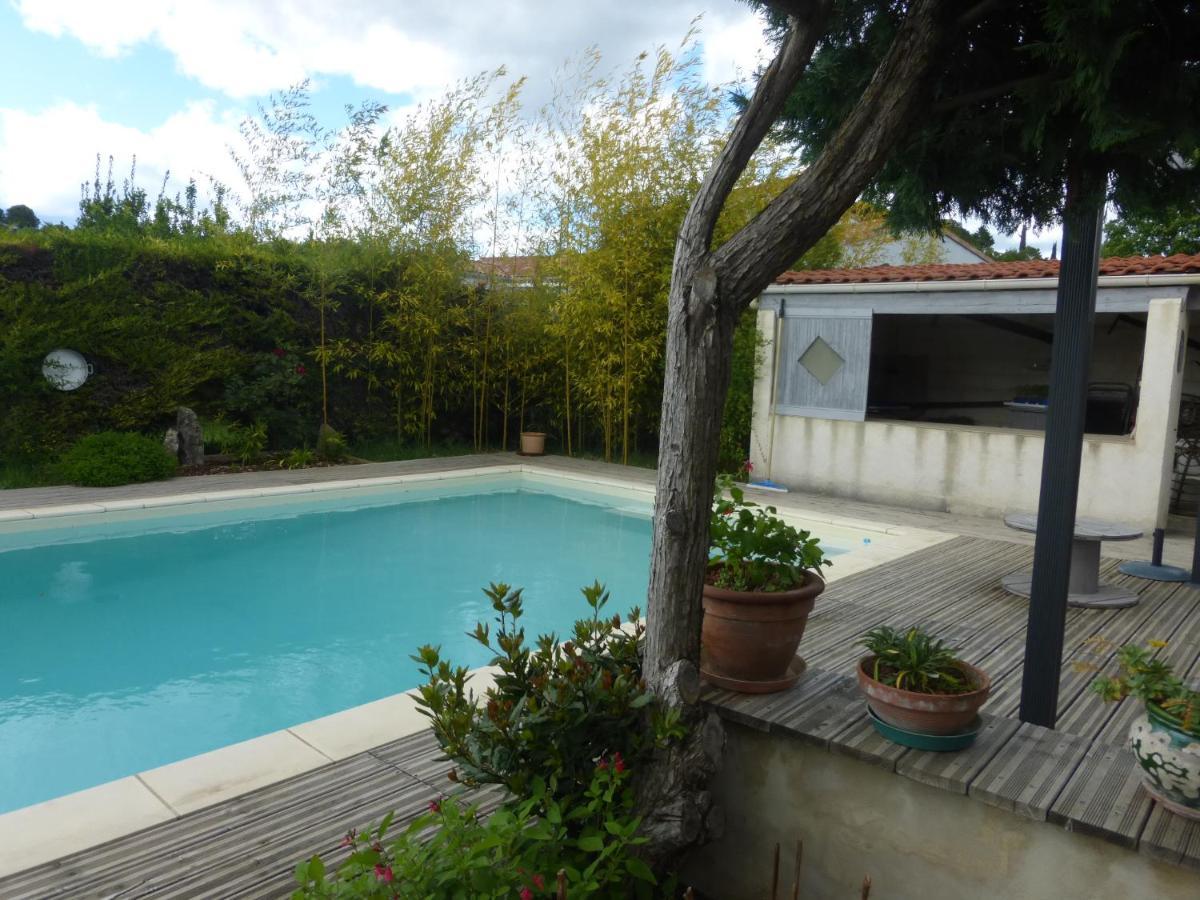 Soleil Lotus Apartment Saint-Hilaire-de-Brethmas Екстериор снимка