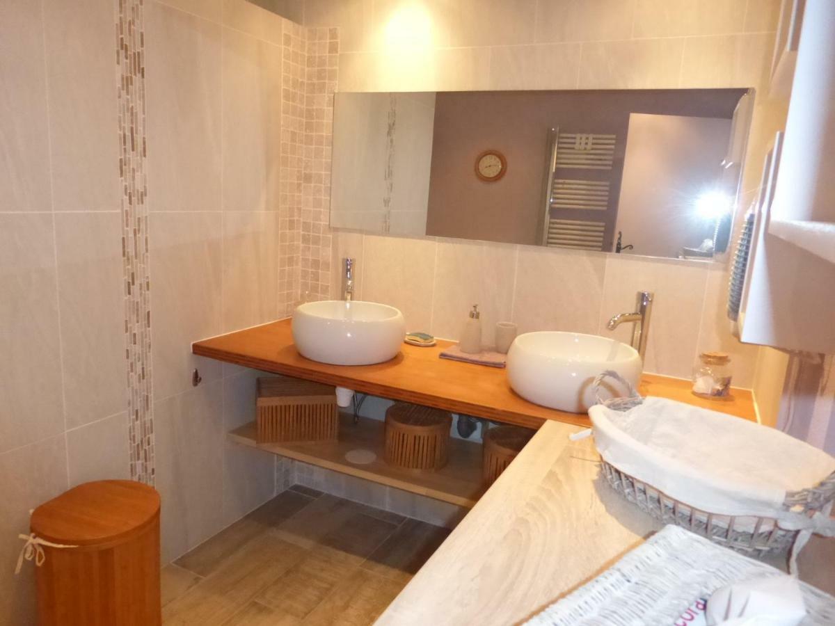Soleil Lotus Apartment Saint-Hilaire-de-Brethmas Екстериор снимка