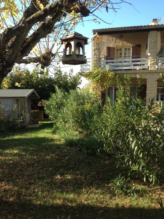 Soleil Lotus Apartment Saint-Hilaire-de-Brethmas Екстериор снимка