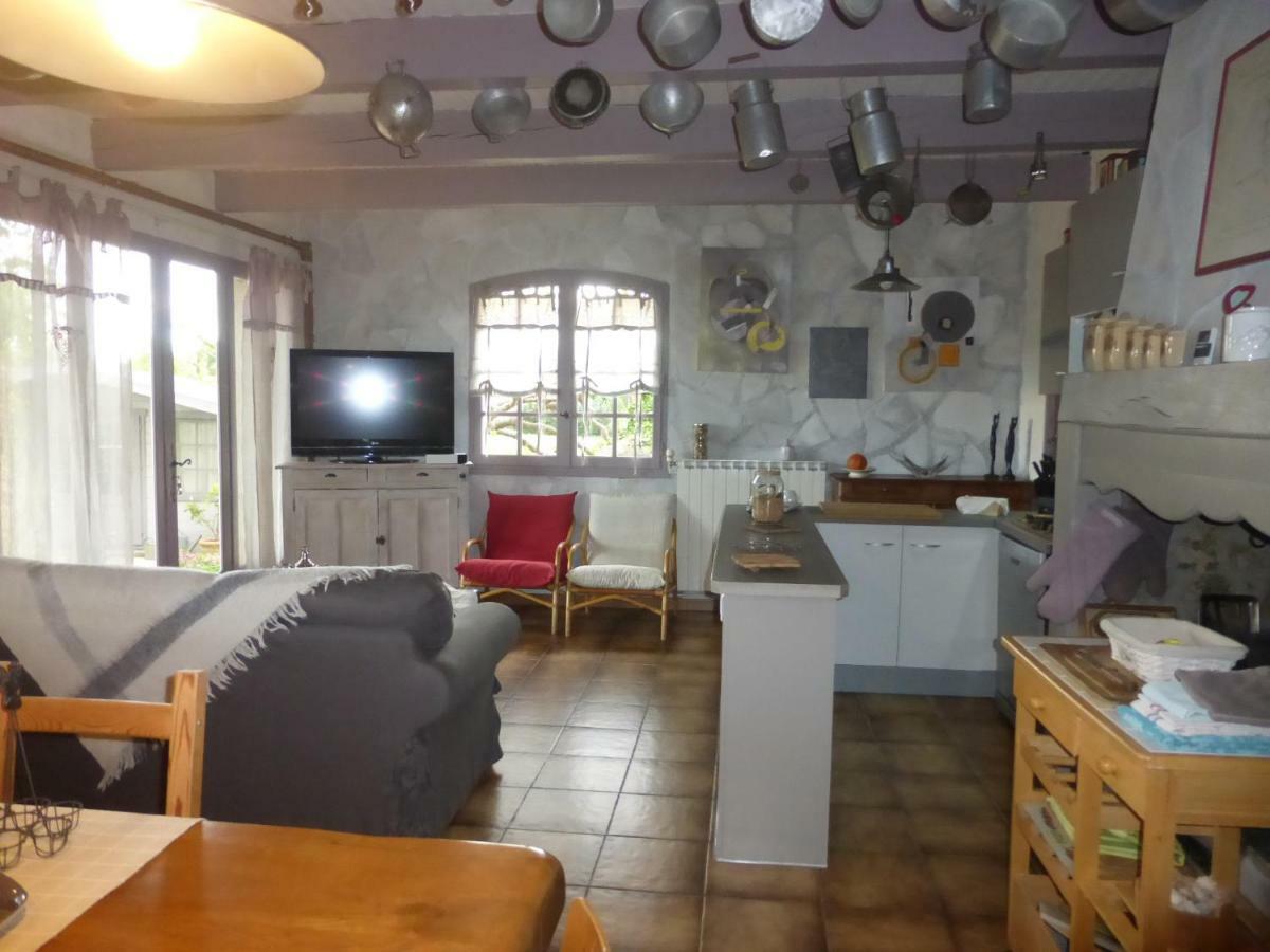Soleil Lotus Apartment Saint-Hilaire-de-Brethmas Екстериор снимка